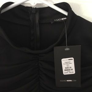 Black long sleeve ruched dress